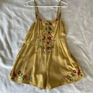 Urban Outfitters Embroidered Romper Size 4